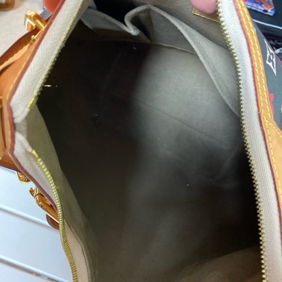 SOLD Authentic Louis Vuitton Greta - Picture 12 of 16